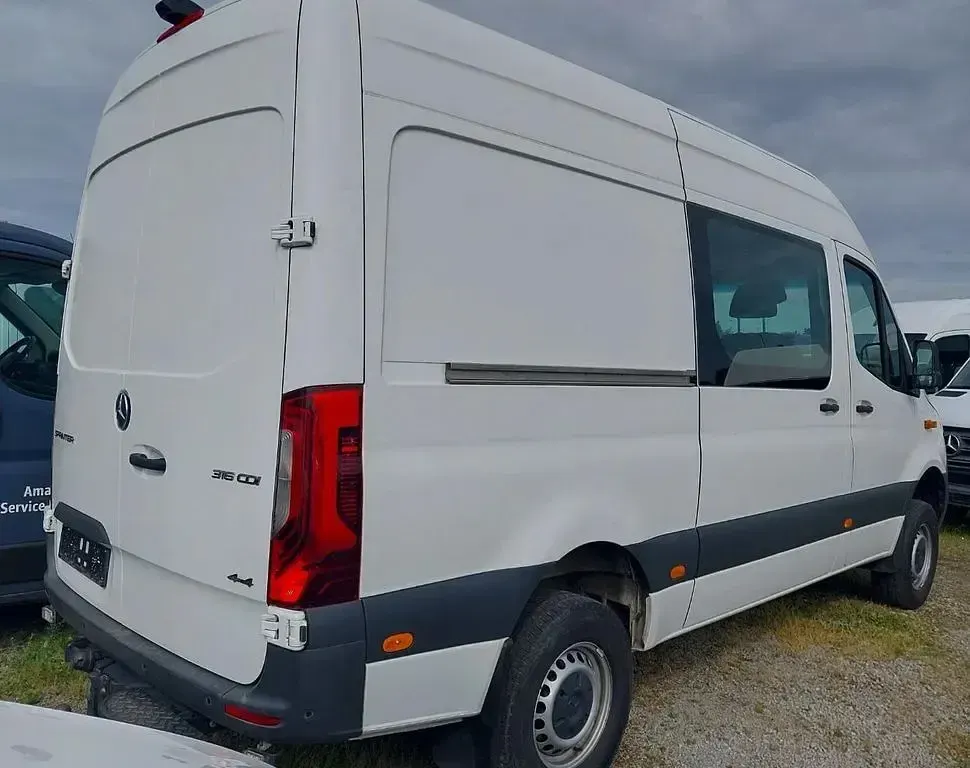 Gebraucht Mercedes Sprinter 163 PS (119 kW) 2021 Weiß Van