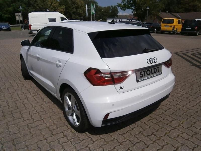 Gebraucht Audi A1 Sportback Ambiente 110 PS (80 kW) 2021 Gletscherweiss (metallic) Kleinwagen