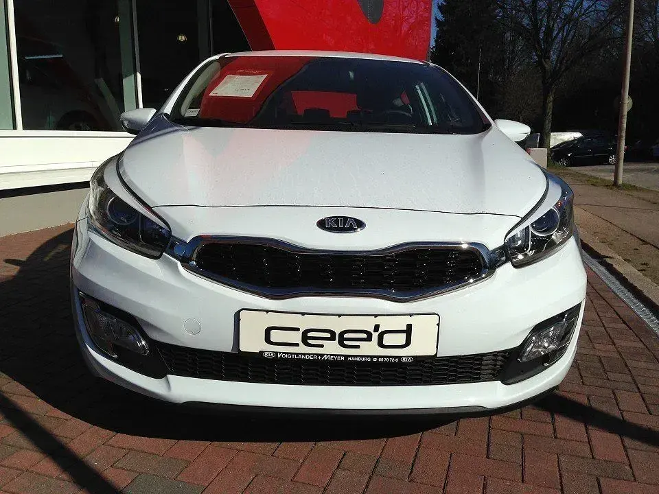 Gebraucht Kia ProCeed Edition 7 135 PS (99 kW) 2014 Weiß Kleinwagen