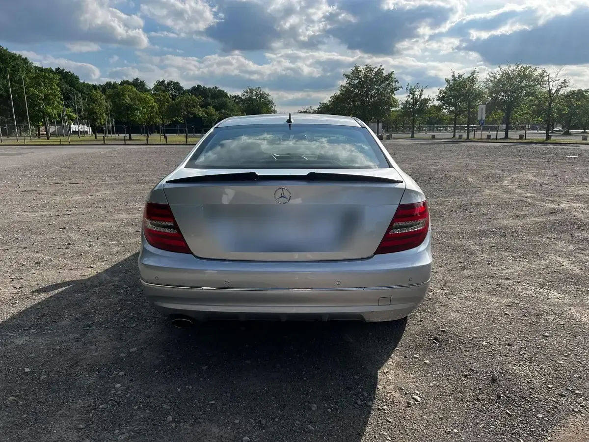 Gebraucht Mercedes C250 204 PS (150 kW) 2011 Silber Coupé