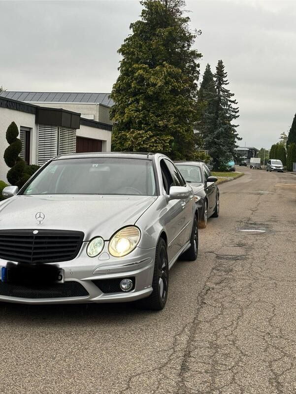 Silber Gebraucht 2003 Mercedes E500 Limousine | 5.900 € (Guter Preis) - Bild 1/2