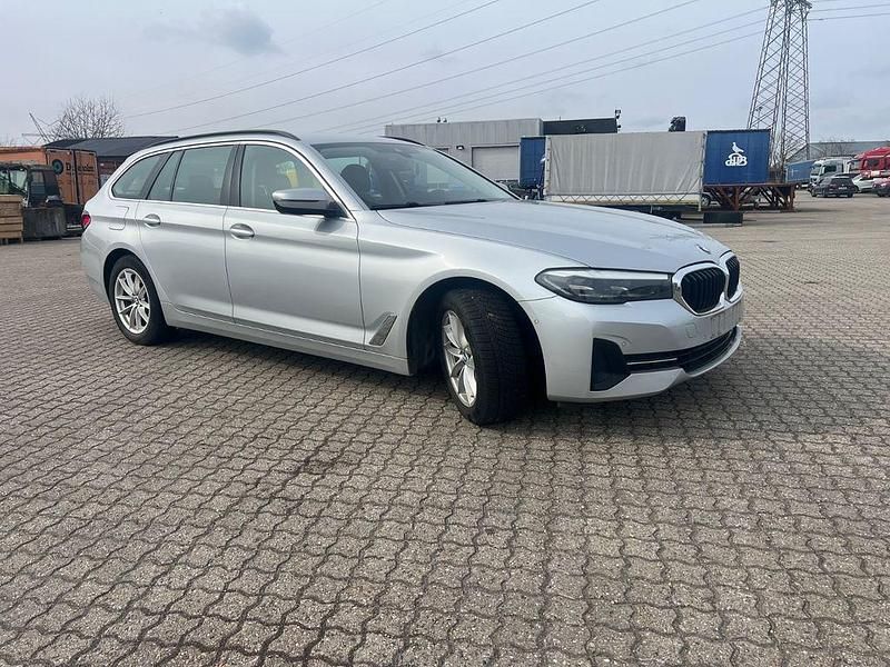 Gebraucht BMW 530 Performance 286 PS (210 kW) 2021 Silber Kombi