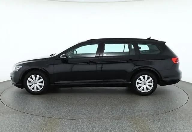 Gebraucht VW Passat 150 PS (110 kW) 2022 Schwarz Kombi