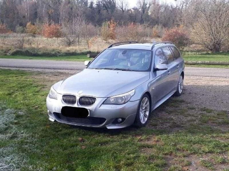 Gebraucht BMW 550 367 PS (269 kW) 2006 Grau Kombi