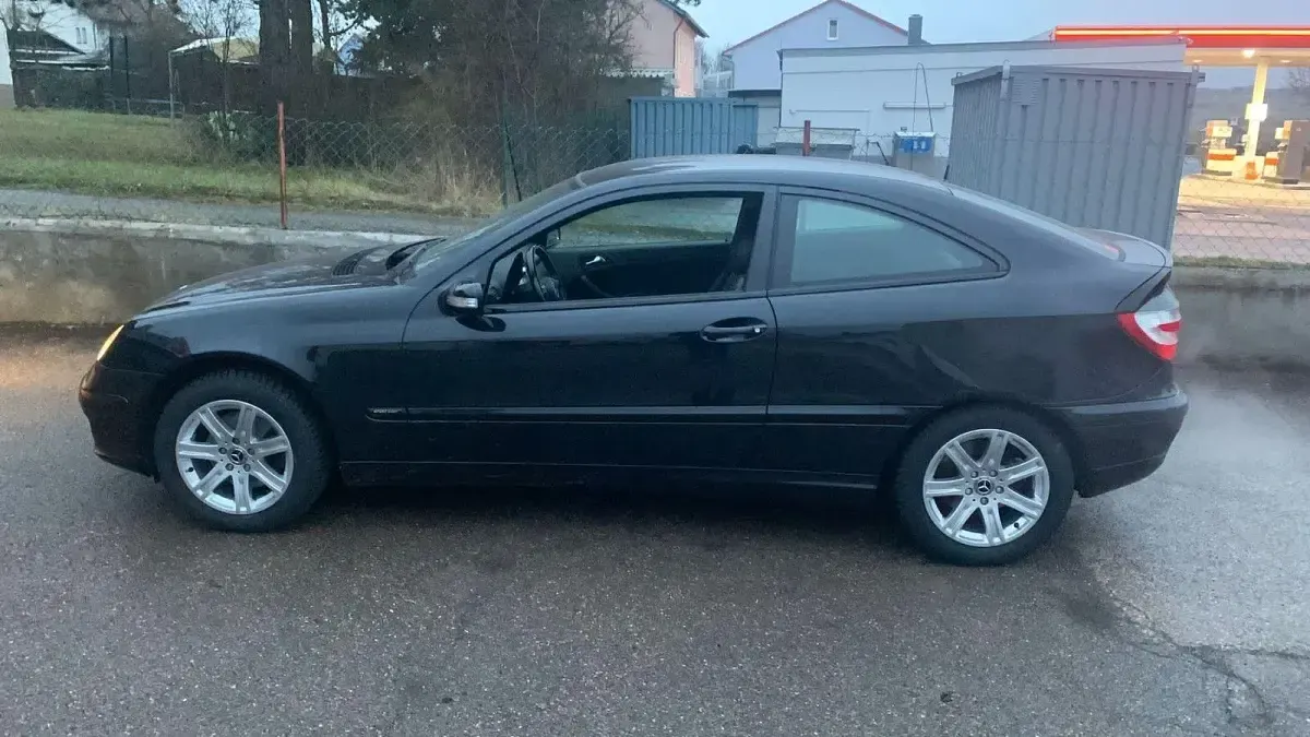 Gebraucht Mercedes C230 204 PS (150 kW) 2008 Schwarz Coupé