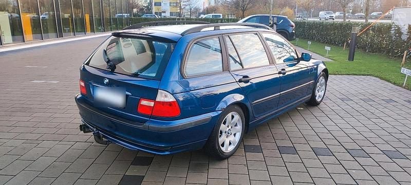 Second-hand BMW 318 143 CP (105 kW) 2002 Albastru Break