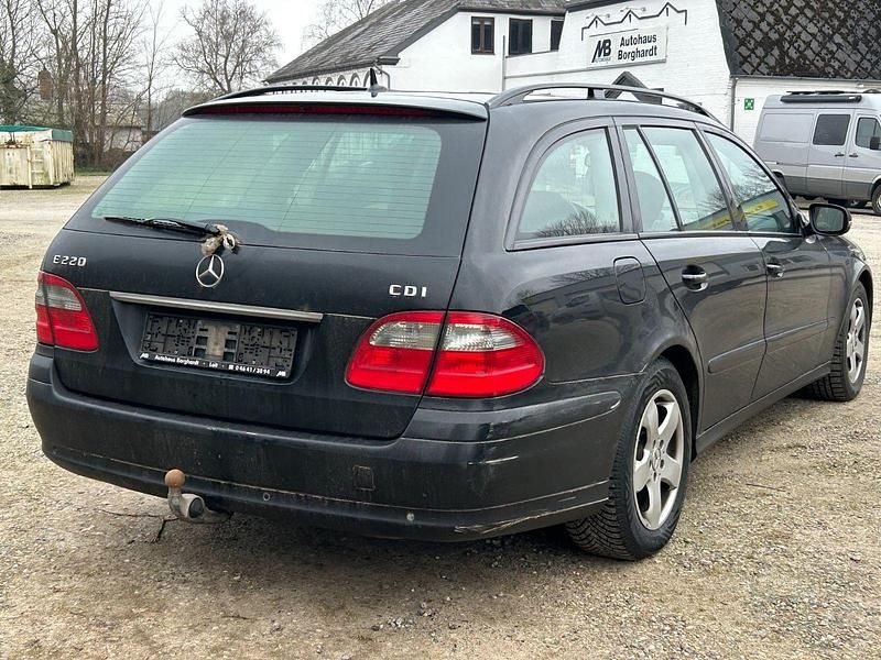 Gebraucht Mercedes E220 170 PS (125 kW) 2007 Schwarz Kombi