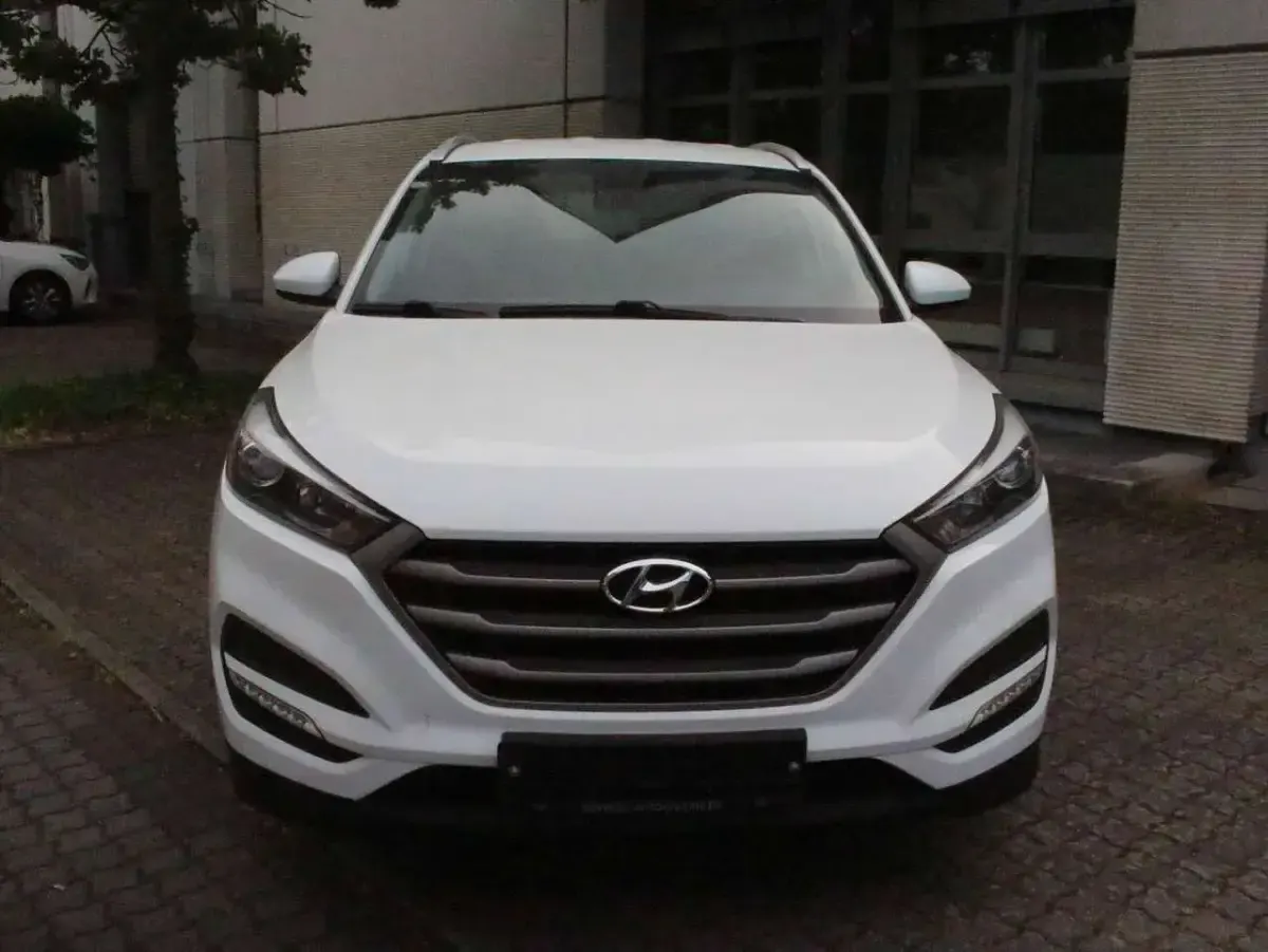 Gebraucht Hyundai Tucson GO! 177 PS (130 kW) 2017 Polar white / sol SUV