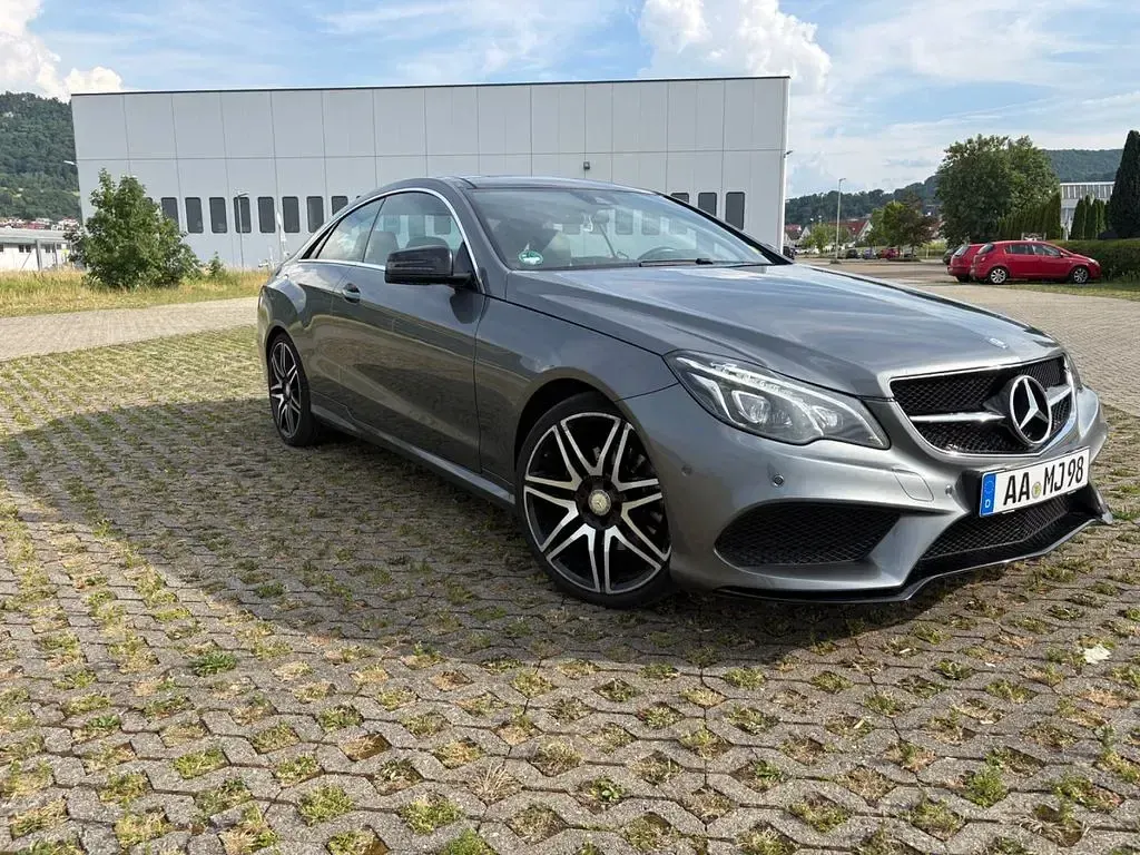 Gebraucht Mercedes E200 AMG line 184 PS (135 kW) 2016 Grau Coupé