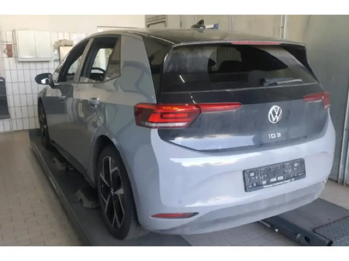 Gebraucht VW ID.3 Pro 150 kW (204 PS) 2024 Mondsteingrau Kleinwagen