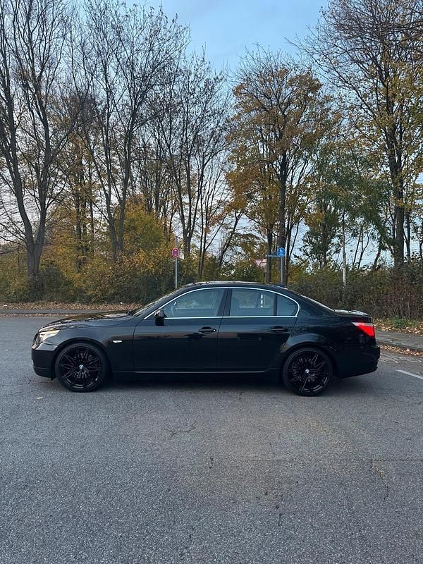 Gebraucht BMW 523 190 PS (139 kW) 2009 Schwarz Limousine