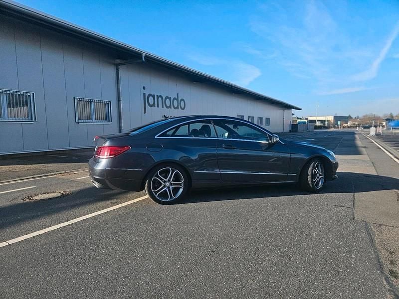 Gebraucht Mercedes E250 211 PS (155 kW) 2015 Silber Coupé