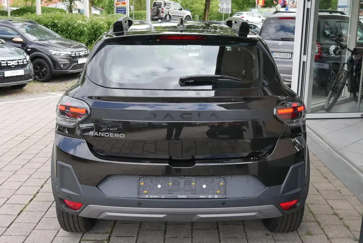 Neu Dacia Sandero Extreme 122 PS (89 kW) 2026 Perlmuttschwarz Limousine
