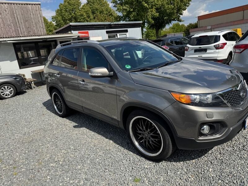 Silber Gebraucht 2011 Kia Sorento Spirit SUV | 6.999 € (Guter Preis) - Bild 1/4