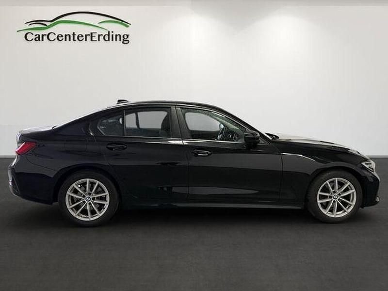 Gebraucht BMW 320 Sport Line 190 PS (139 kW) 2020 Schwarz Limousine