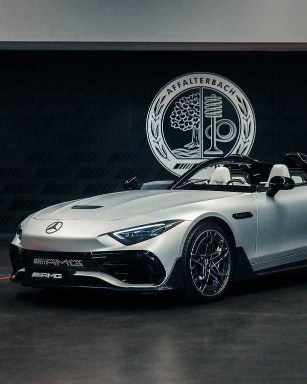 Silber Neu 2025 Mercedes SL63 AMG AMG Cabrio | 1.010.310 € - Bild 1/2