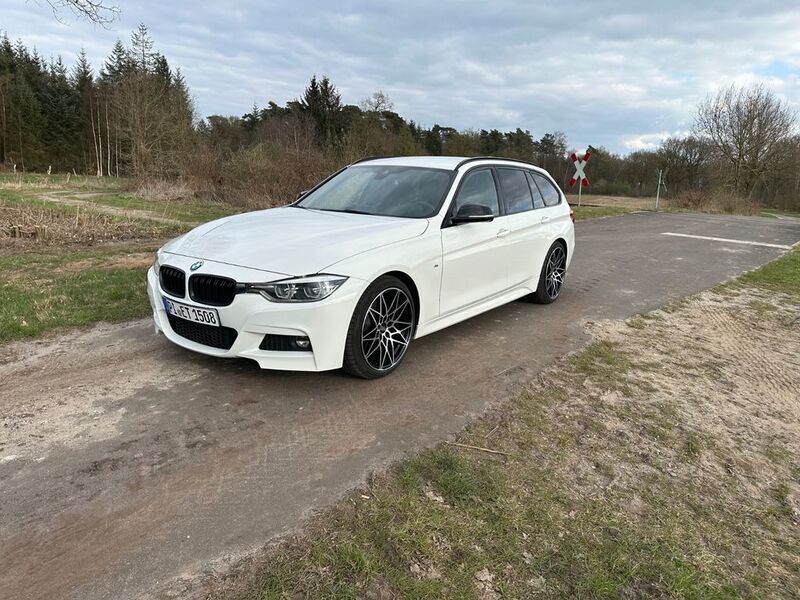 Weiß Gebraucht 2016 BMW 320 M Sport Kombi | 16.700 € (Fairer Preis) - Bild 1/4