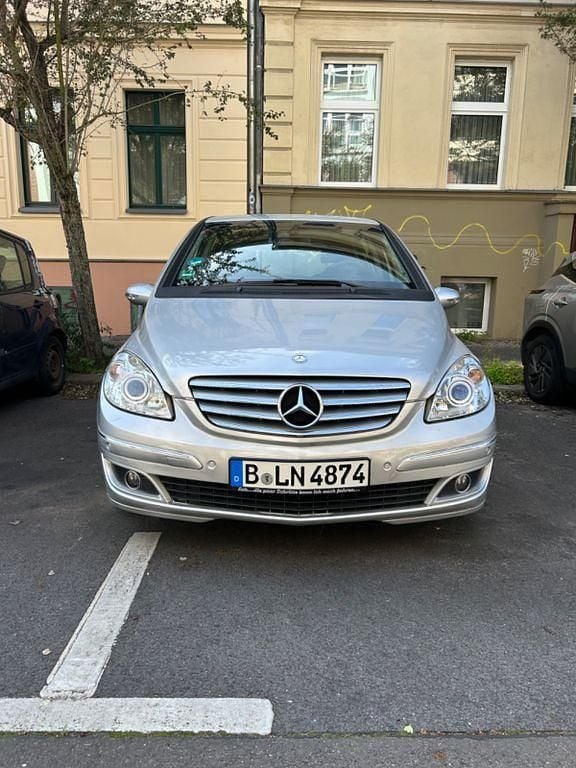 Grau Gebraucht 2007 Mercedes B200 Van / Kleinbus | 2.170 € (Superpreis) - Bild 1/4
