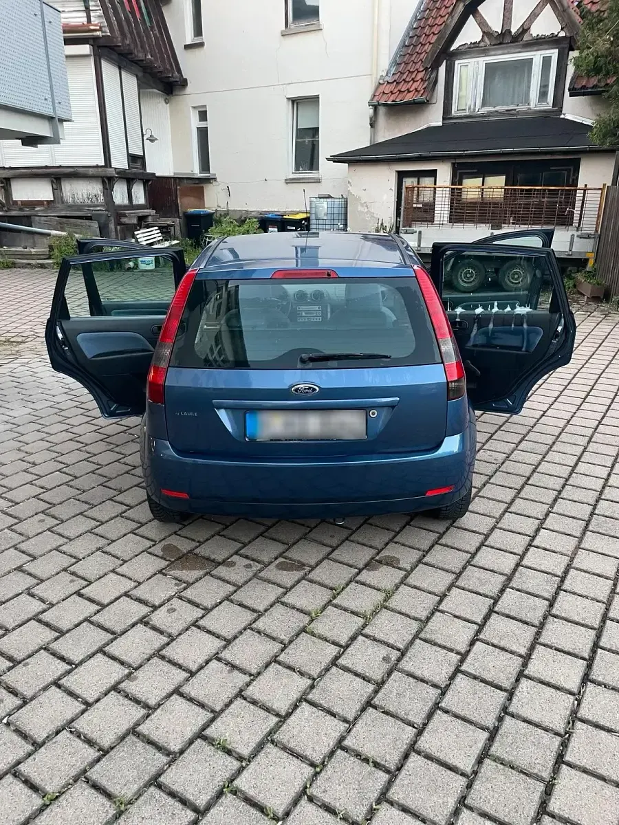 Gebraucht Ford Fiesta 80 PS (58 kW) 2005 Blau Kleinwagen
