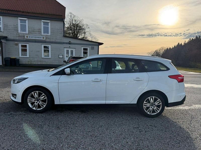 Gebraucht Ford Focus Titanium 101 PS (74 kW) 2018 Weiß Kombi