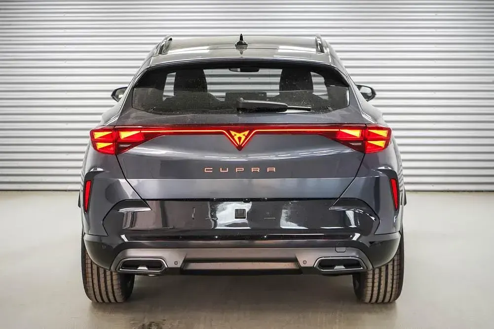 Neu Cupra Formentor 150 PS (110 kW) 2026 Magnetic grau metallic (s7) SUV