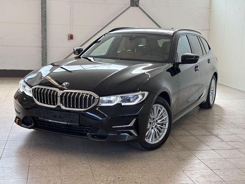 Schwarz Gebraucht 2022 BMW 330 Luxury Line Limousine | 27.550 € (Guter Preis) - Bild 1/4