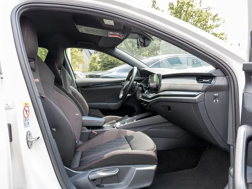 Gebraucht Skoda Octavia RS 245 PS (180 kW) 2024 Candyweiss Kombi