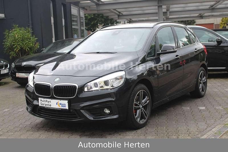 Black sapphire metallic Gebraucht 2018 BMW 218 Van / Kleinbus | 15.690 € (Fairer Preis) - Bild 1/4