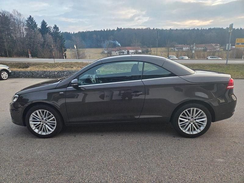 Gebraucht VW Eos Cup 140 PS (102 kW) 2015 Schwarz Cabrio