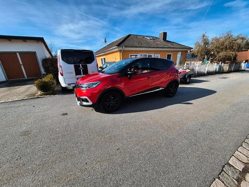 Gebraucht Renault Captur 150 PS (110 kW) 2019 Rot SUV