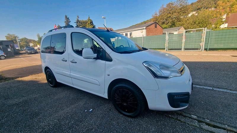 Weiß Gebraucht 2015 Citroën Berlingo Van / Kleinbus | 4.500 € (Superpreis) - Bild 1/4