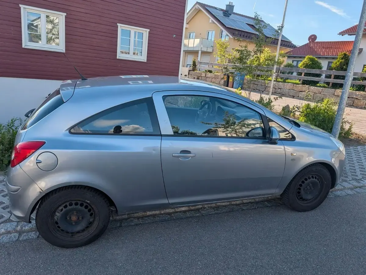 Gebraucht Opel Corsa Edition 80 PS (58 kW) 2010 Grau Kleinwagen