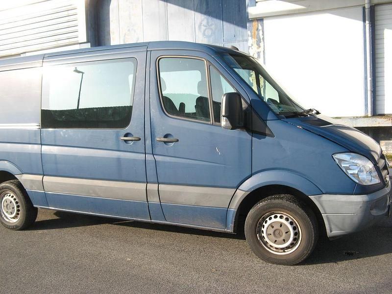 Gebraucht Mercedes Sprinter 129 PS (94 kW) 2010 Blau Van