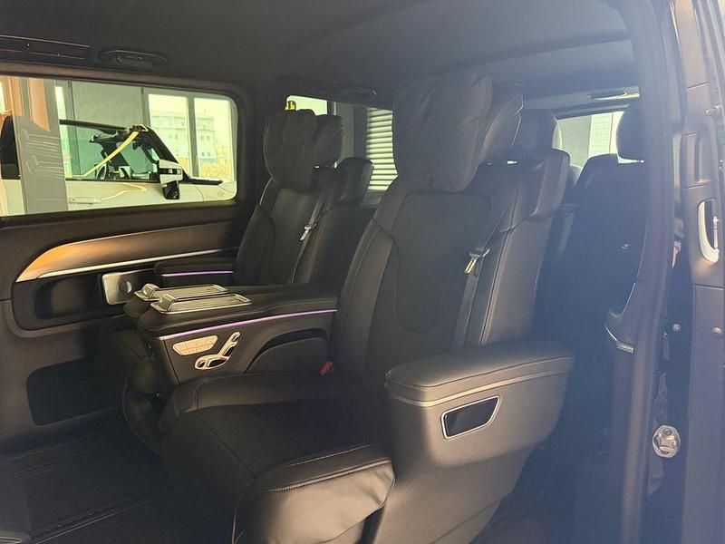 Neu Mercedes V300 Luxury 237 PS (174 kW) 2026 Schwarz Van / Kleinbus
