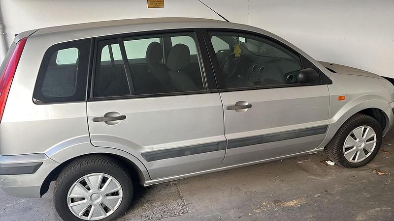 Gebraucht Ford Fusion 2005 Silber Kleinwagen