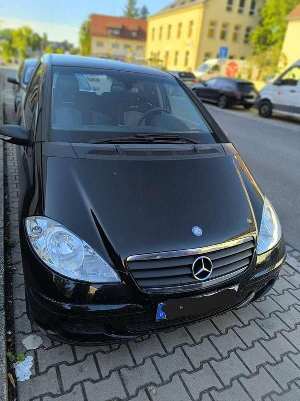 Schwarz Gebraucht 2007 Mercedes A180 Classic Limousine | 1.500 € - Bild 1/3