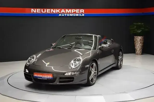 Begagnad Porsche 997 355 HK (261 kW) 2007 Grå Cab