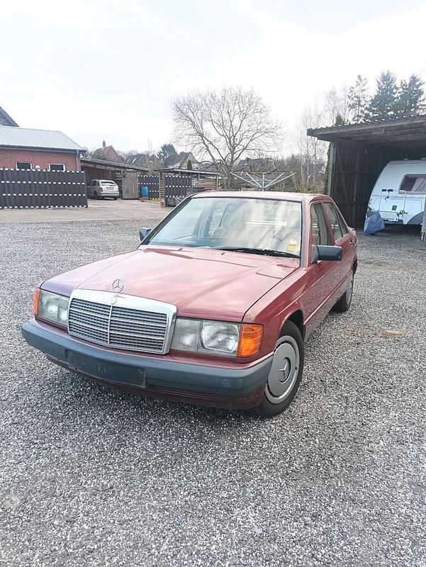Gebraucht Mercedes 190 109 PS (80 kW) 1991 Rot Limousine