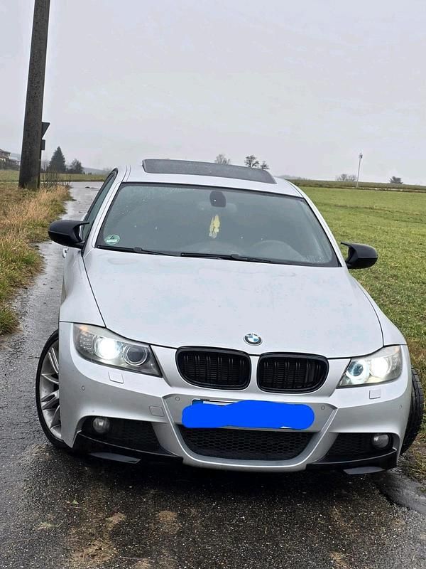 Gebraucht BMW 330 272 PS (200 kW) 2009 Silber Limousine