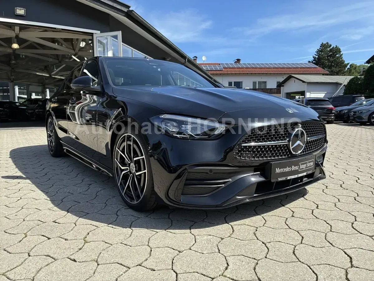 Gebraucht Mercedes C300 AMG 265 PS (194 kW) 2025 Schwarz Limousine