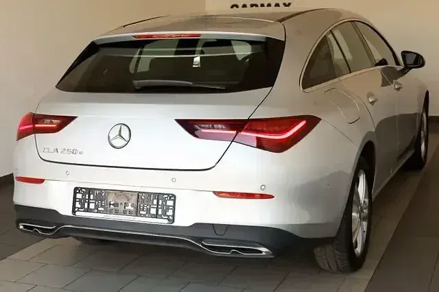 Gebraucht Mercedes CLA250e 218 PS (160 kW) 2023 Silber Coupé