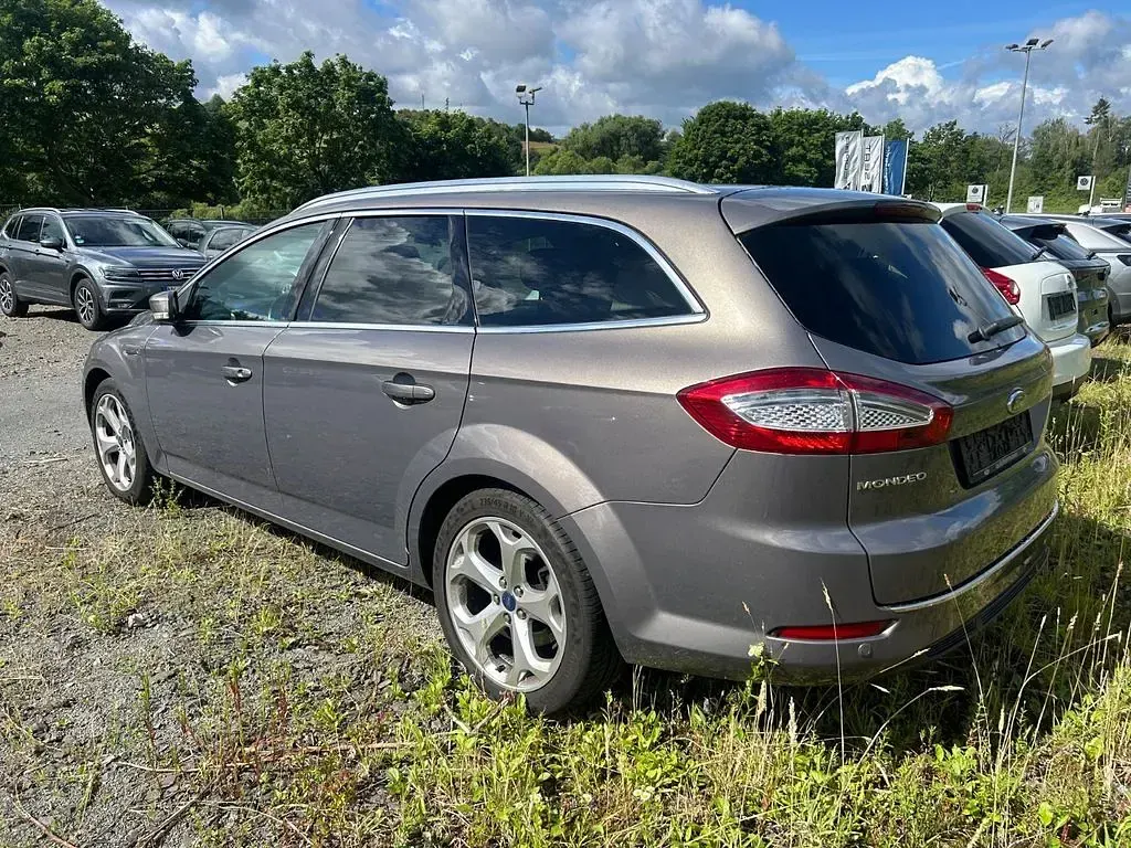 Gebraucht Ford Mondeo Titanium 163 PS (119 kW) 2012 Braun Limousine