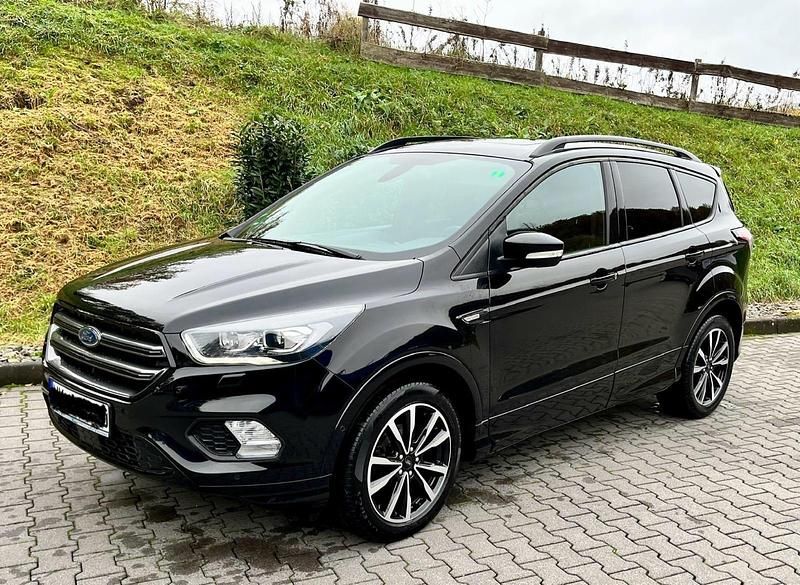 Gebraucht Ford Kuga ST-Line 150 PS (110 kW) 2017 Schwarz SUV