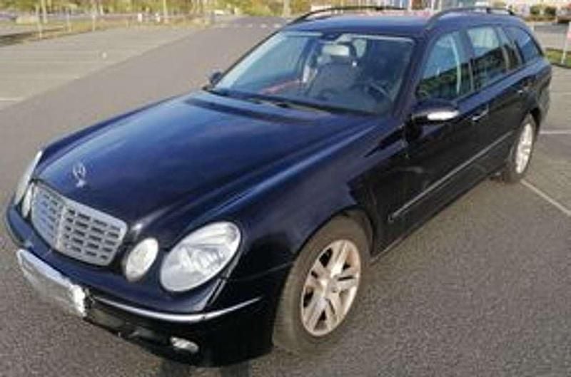 Gebraucht Mercedes E240 Elegance 177 PS (130 kW) 2005 Blau Kombi