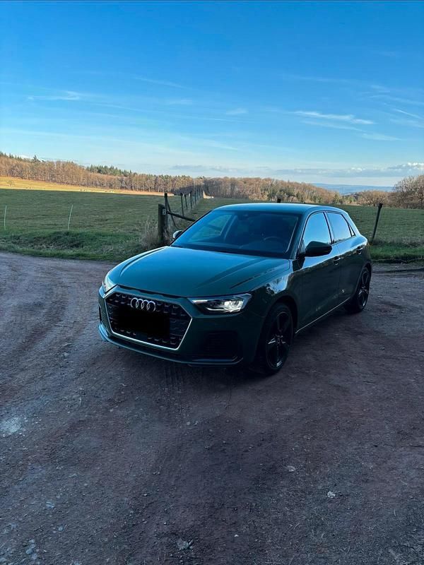 Second-hand Audi A1 Advanced 116 CP (85 kW) 2024 Verde SUV