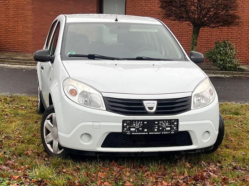 Weiß Gebraucht 2009 Dacia Sandero Limousine | 999 € (Guter Preis) - Bild 1/4