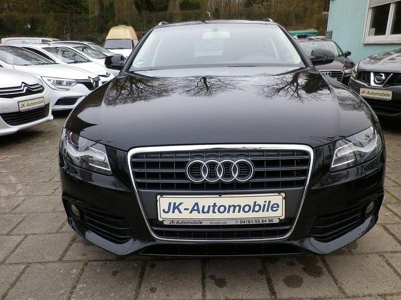 Gebraucht Audi A4 Attraction 160 PS (117 kW) 2012 Schwarz Kombi