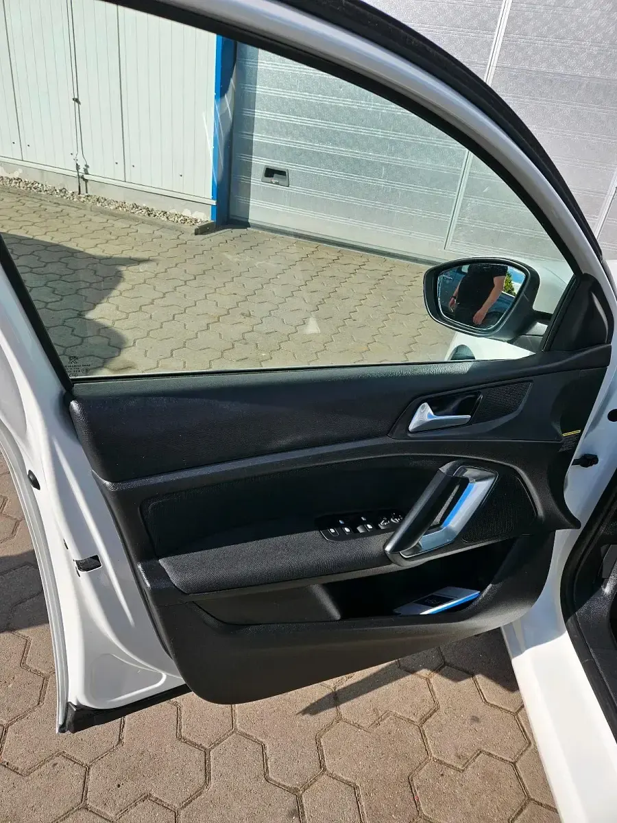 Gebraucht Peugeot 308 120 PS (88 kW) 2018 Weiß Kombi