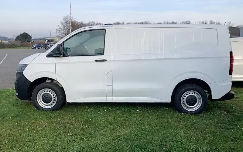 Neu VW T7 110 PS (80 kW) 2026 Blau Van