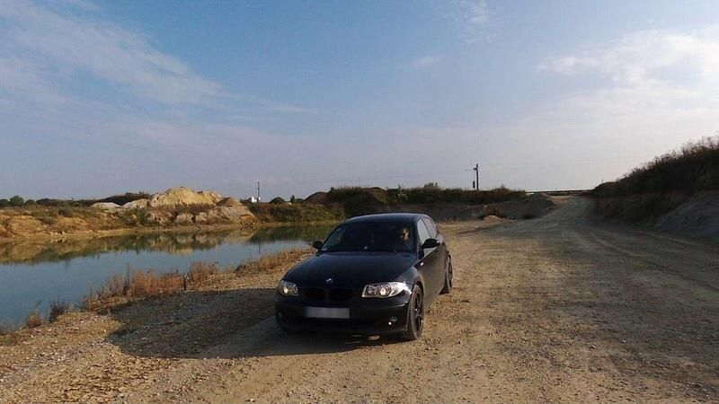 Gebraucht BMW 118 122 PS (89 kW) 2005 Schwarz Kleinwagen